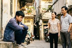 Làm gì khi phát hiện con tham gia hội nhóm 'ghét bố mẹ'?