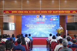 Phường Phú Thượng hỗ trợ chuyển đổi số cho hộ kinh doanh, doanh nghiệp