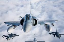 Không quân NATO bất ngờ phô diễn sức mạnh gần biên giới Nga