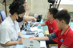 Khám sức khỏe toàn diện cho học sinh, cập nhật lên cổng dữ liệu quốc gia