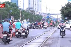 Gần 300 triệu đồng tiền phạt vi phạm giao thông đường sắt tại Hà Nội
