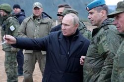 Tổng thống Putin ký sắc lệnh tăng quân số Nga lên hơn 2,4 triệu