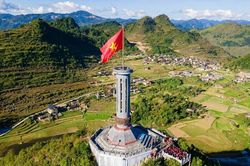 Miễn phí vé tham quan Cột cờ Quốc gia Lũng Cú cho người cao tuổi
