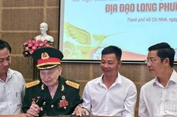 Đại tá Nguyễn Văn Tàu, Anh hùng lực lượng vũ trang nhân dân tặng kỷ vật kháng chiến cho bảo tàng