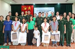 Thống nhất quy chế phối hợp triển khai mô hình 'Lũy tre biên cương', trao quà tặng học sinh khu vực biên giới tỉnh Lai Châu