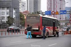 Chặn xe hợp đồng biến tướng thành xe khách
