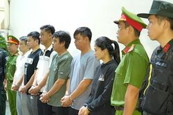 Bắt băng nhóm đòi nợ thuê núp bóng Công ty Công Danh ở TPHCM