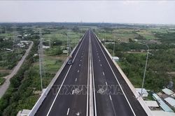 Thông xe đoạn tuyến cuối cùng cao tốc Bến Lức - Long Thành