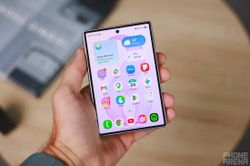 Khi nào smartphone màn hình gập trở nên phổ biến?