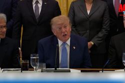 Tổng thống Trump gặp lãnh đạo các tập đoàn công nghệ và AI