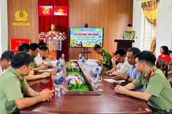 Ra mắt mô hình “Về lại buôn làng - Ấm no cuộc sống” ở xã Ia Hrú