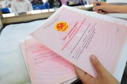 Đề xuất ghi đầy đủ tên người có chung quyền sử dụng đất trên sổ đỏ hộ gia đình