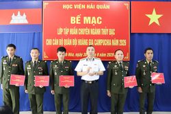 Học viện Hải quân bế mạc lớp tập huấn cho cán bộ Quân đội Hoàng gia Campuchia