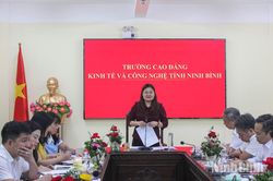 Đồng chí Phó Chủ tịch UBND tỉnh Hà Lan Anh làm việc với Trường Cao đẳng Kinh tế và Công nghệ tỉnh Ninh Bình