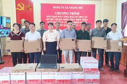 Thắng Mố trang bị máy tính, máy in cho các bí thư chi bộ thôn