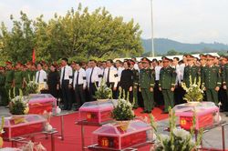 Xúc động lễ truy điệu và an táng 71 hài cốt liệt sĩ ở Lào Cai