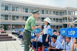 Nâng cao kiến thức pháp luật cho học sinh Cơ tu vùng biên giới phía Tây Đà Nẵng