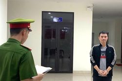 Nhận đổi 30.000 USD cho khách rồi bỏ trốn