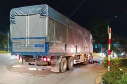 Hai mẹ con tử vong thương tâm sau va chạm với xe tải