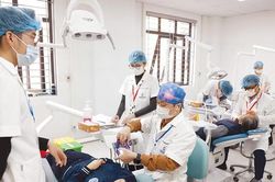 Mở rộng chính sách an sinh, chăm lo sức khỏe người dân Thủ đô