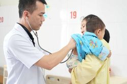 Hơn 20 ngày giành sự sống cho bé 12 tháng tuổi bị hoại tử phổi