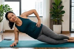 6 tư thế yoga dễ bắt đầu dành cho người có vòng eo lớn, ít vận động