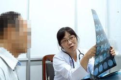 Điều trị thành công ca bệnh tích protein phế nang tái phát nhiều lần do vi khuẩn hiếm