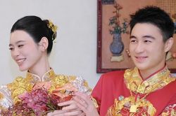 Vì sao cô dâu hào môn Hề Mộng Dao lại đeo 22 vòng long phụng trong hôn lễ truyền thống?