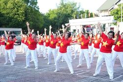 Chăm sóc người cao tuổi từ sức khỏe đến tinh thần