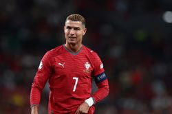 Bạn thân Ronaldo: 'CR7 rời tuyển vì cảm thấy bị phản bội'