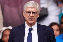 Wenger nhìn thấy sai phạm của Man City từ 15 năm trước