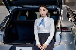 'Nhân viên bán Porsche xuất sắc nhất Trung Quốc' bị bôi nhọ bằng AI