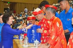 Kết hợp hài hòa giữa bảo vệ, chăm sóc và phát huy vai trò người cao tuổi
