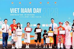 X&acirc;y những nhịp cầu mang văn h&oacute;a Việt Nam ra thế giới