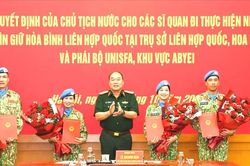 Trao quyết định của Chủ tịch nước cho 4 sĩ quan thực hiện nhiệm vụ gìn giữ hòa bình Liên hợp quốc