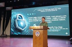 Công an Hà Nội trang bị kỹ năng cho sinh viên trước những 'kịch bản lừa đảo số'
