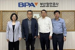 Thứ trưởng Bộ Tài chính Nguyễn Đức Chi làm việc tại Busan và Ulsan