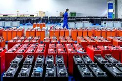 Giá lithium Trung Quốc giảm 25% vì nỗi lo nhu cầu pin