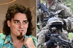 Vì sao Bộ trưởng Chiến tranh Mỹ nói Elon Musk, Palmer Luckey và Newt Gingrich là 'những bộ óc vĩ đại nhất nước Mỹ'?
