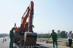Cao tốc Biên Hòa - Vũng Tàu bị nứt mặt đường, nhà thầu khắc phục ra sao?