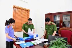 Vụ 'ăn chặn' tiền trợ cấp của học sinh: VKSND tỉnh Phú Thọ phê chuẩn khởi tố thêm 2 bị can