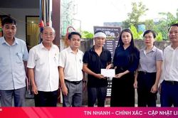 Lãnh đạo phường Thành Sen thăm hỏi gia đình nạn nhân bị đuối nước ở hồ Bảy Mẫu