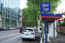 Giá dầu diesel tại EU chạm mốc kỷ lục mới do gián đoạn nguồn cung
