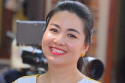 Diễn viên Lê Khánh 'trốn phố về biển'