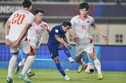 HLV Kim Sang Sik đã bị Thái Lan bắt bài