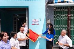 Bàn giao 'Nhà tình bạn' cho gia đình có hoàn cảnh khó khăn