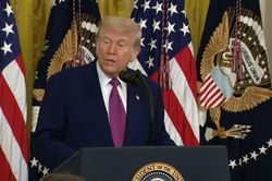 Ông Trump tuyên bố dòng dầu lịch sử qua eo biển Hormuz, cuộc chiến Mỹ và Iran sẽ sớm kết thúc