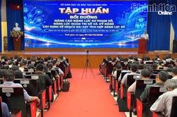 Bồi dưỡng nâng cao năng lực số cho cán bộ quản lý, giáo viên