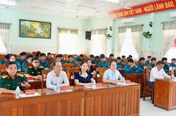 Ban Chỉ huy Quân sự xã Vạn Thắng khai mạc lớp huấn luyện dân quân biển năm 2026