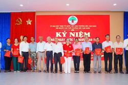 Phường Bắc Cam Ranh tổ chức gặp mặt kỷ niệm Ngày Quốc tế Người cao tuổi